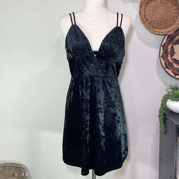 Black Crushed Velvet Lucky & Blessed Bodycon Mini Dress Size Large - Picture 1 of 12